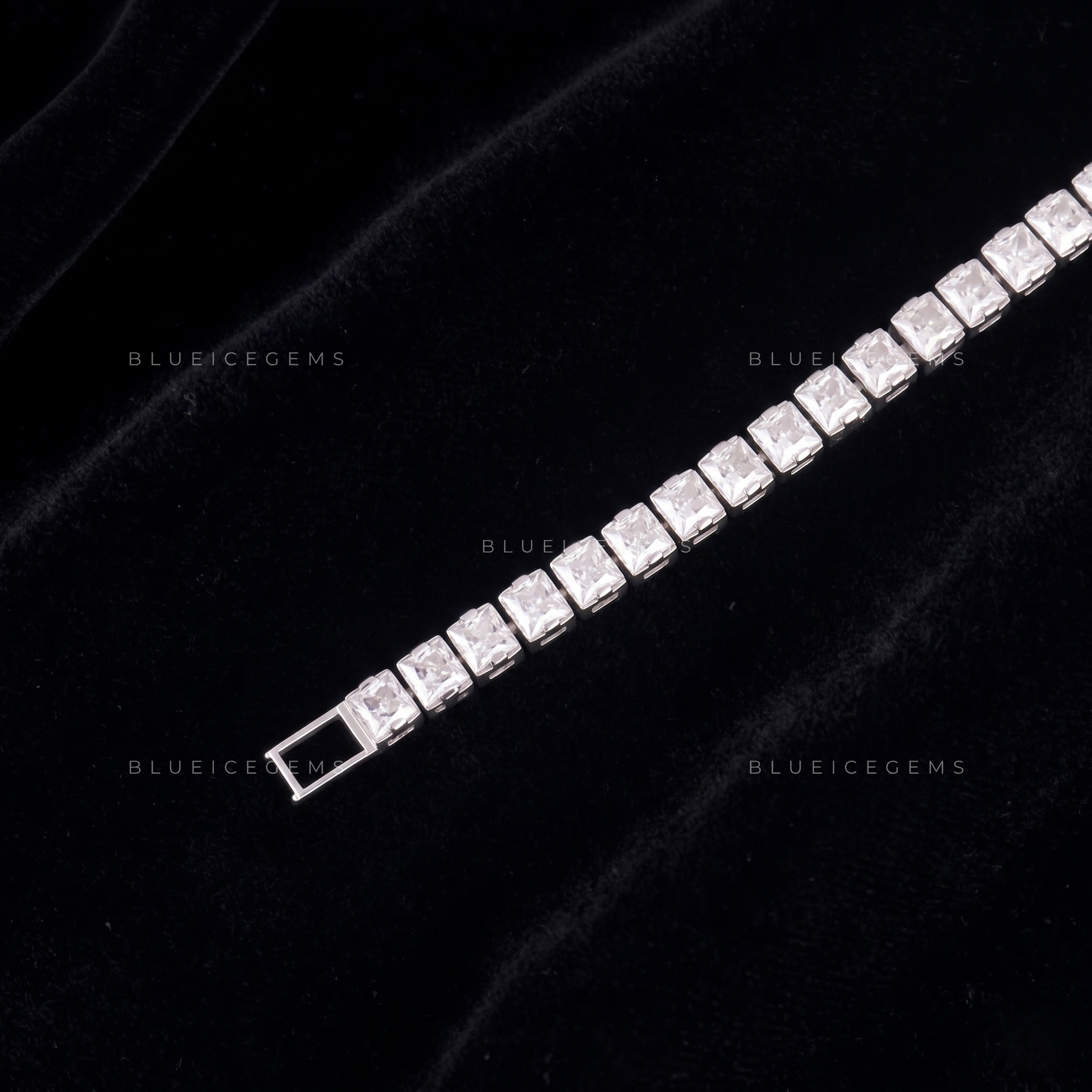 Modern Geometric Radiance 5mm Princess-Cut Masterpiece