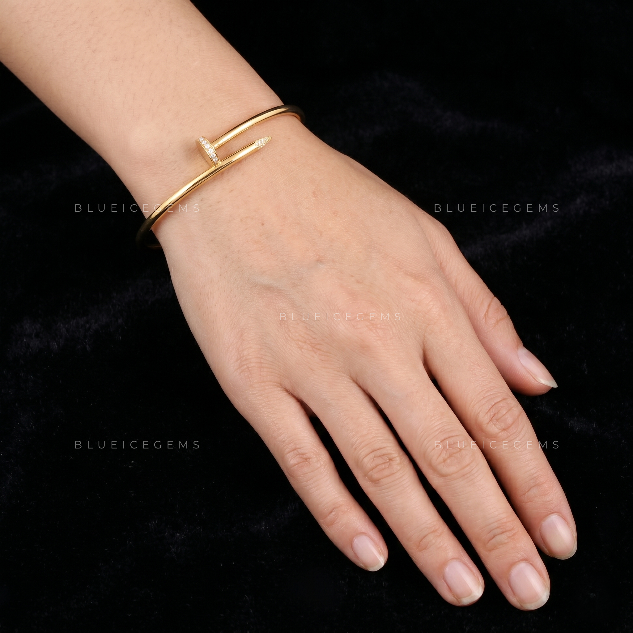 Architectural Edge: The Iced-Out Diamond Nail Statement Link