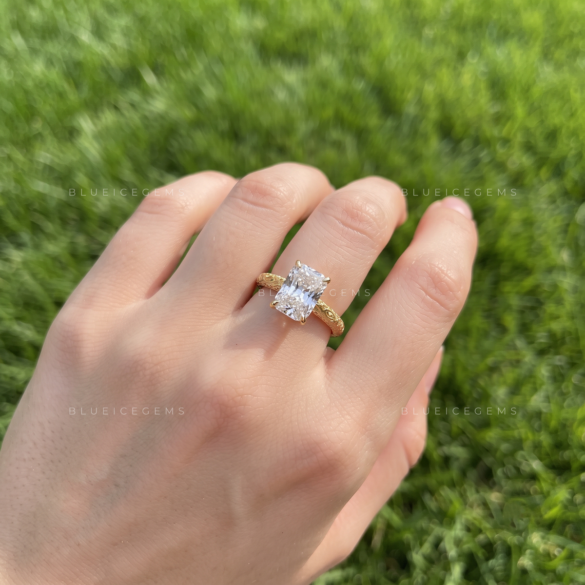 Vintage Floral Engraved Solitaire Engagement Ring