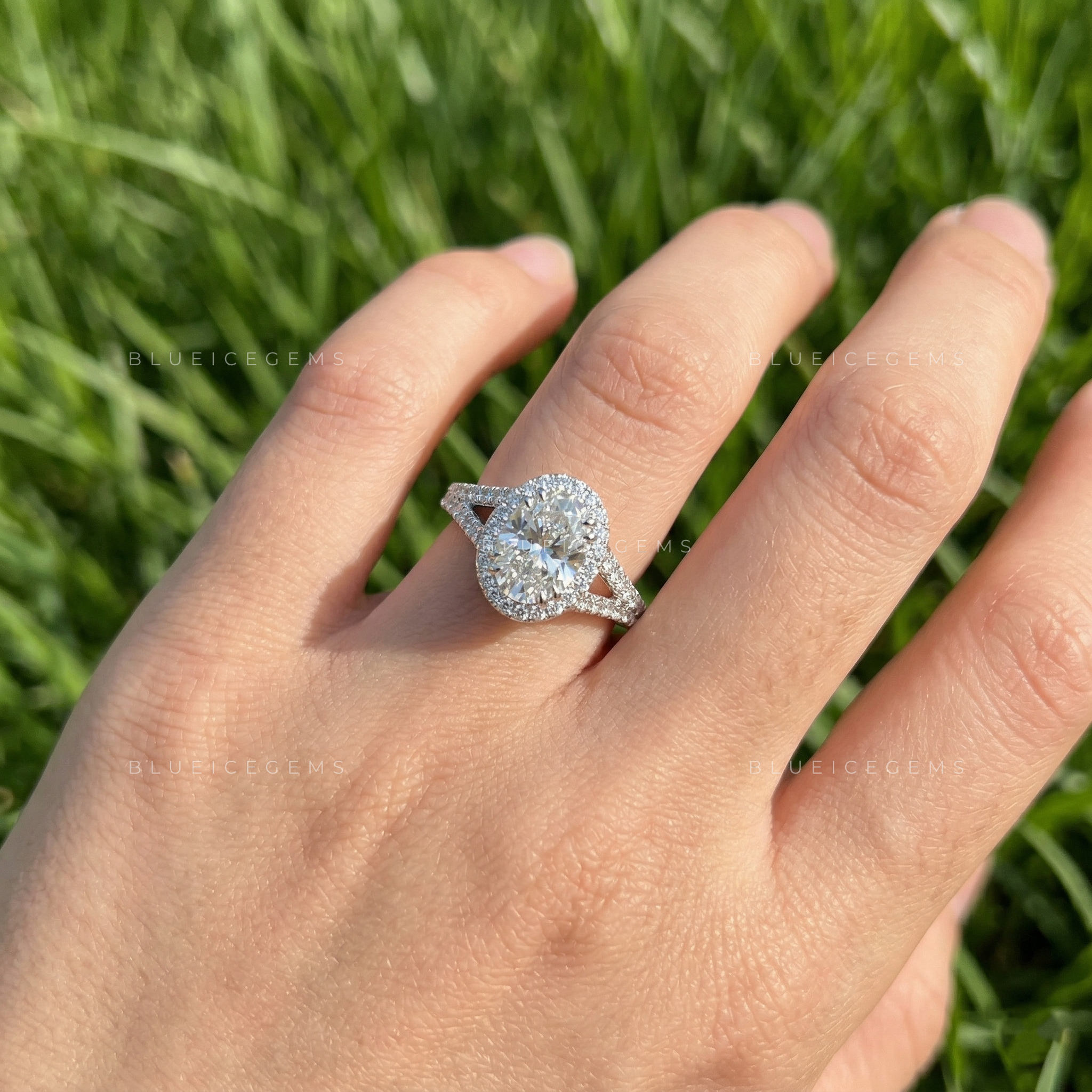 The "Ethereal Glow" Oval Halo: Split Shank Dream Ring