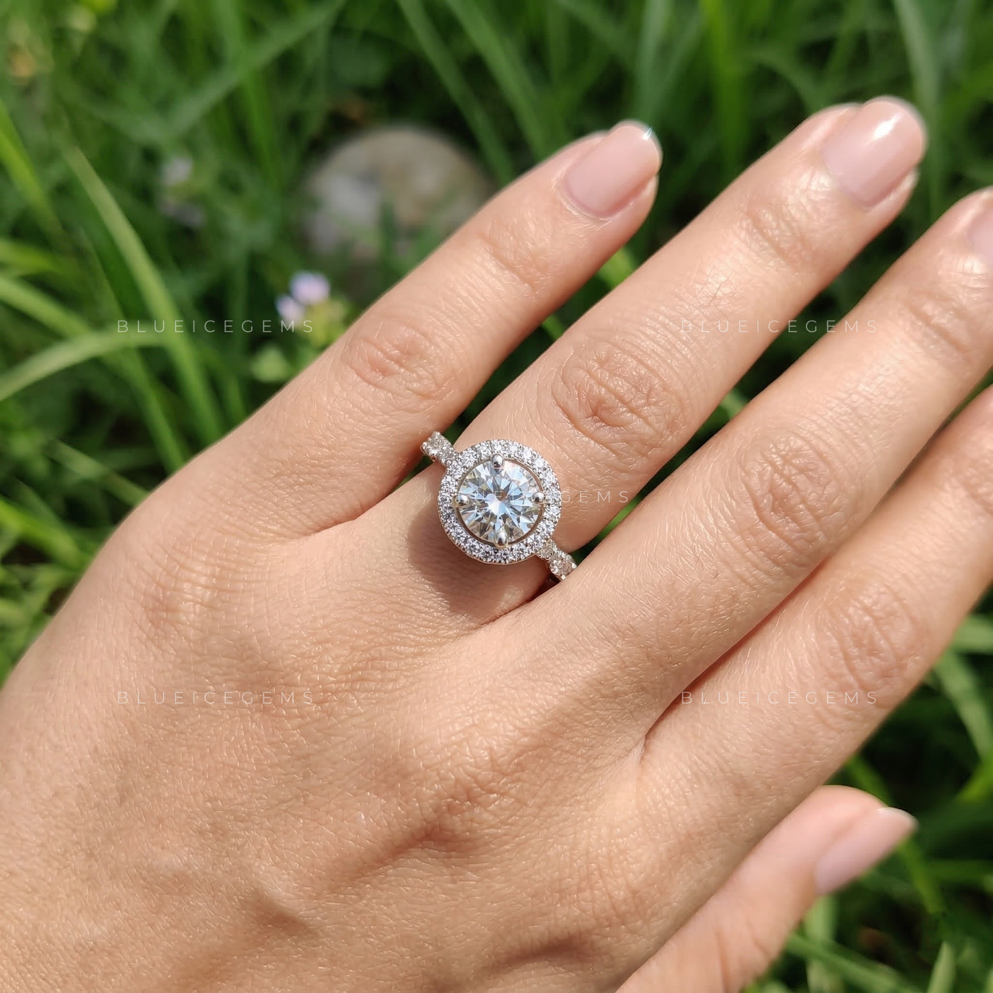 Eternal Radiance Round Brilliant Cut Classic Pavé Ring