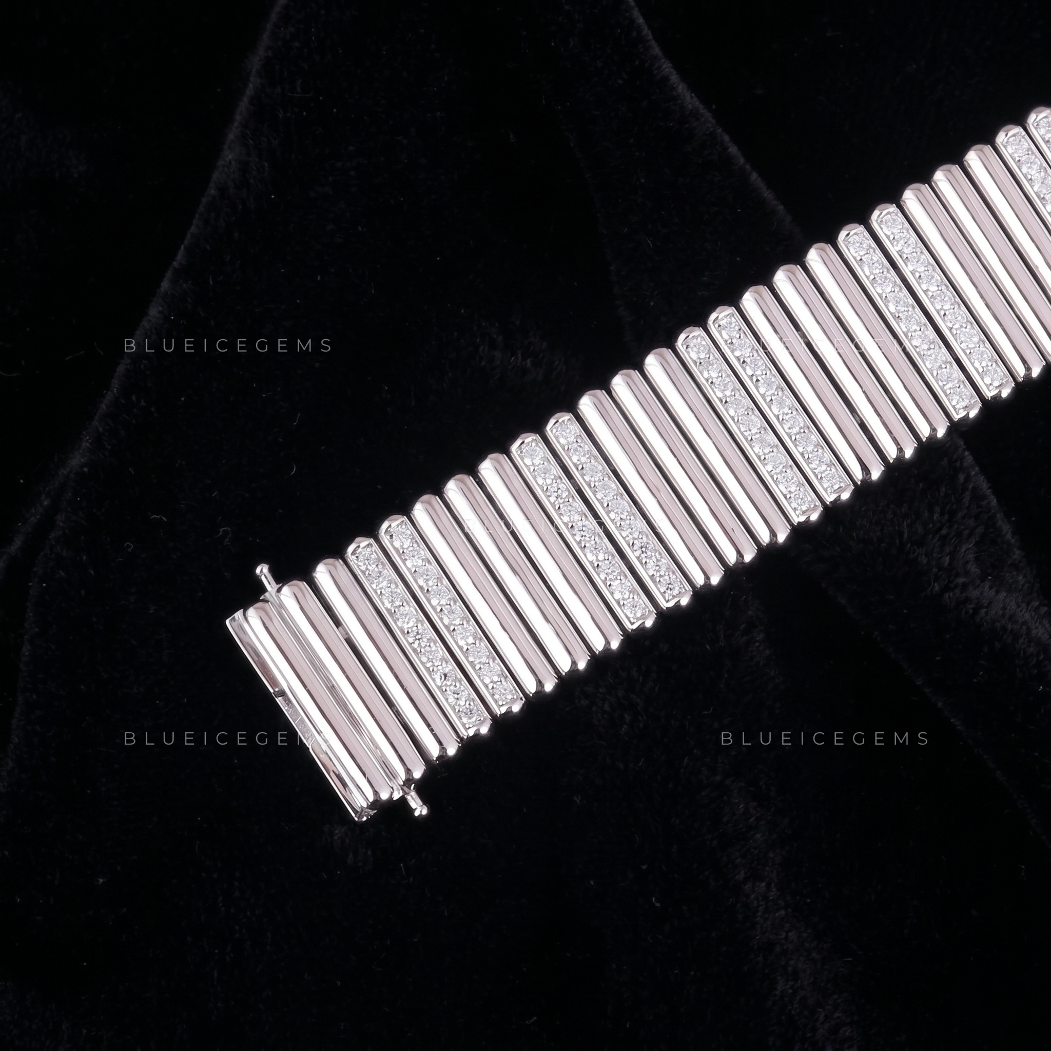 Geometric Sculpted Square-Link Minimalist Luxe Bracelet