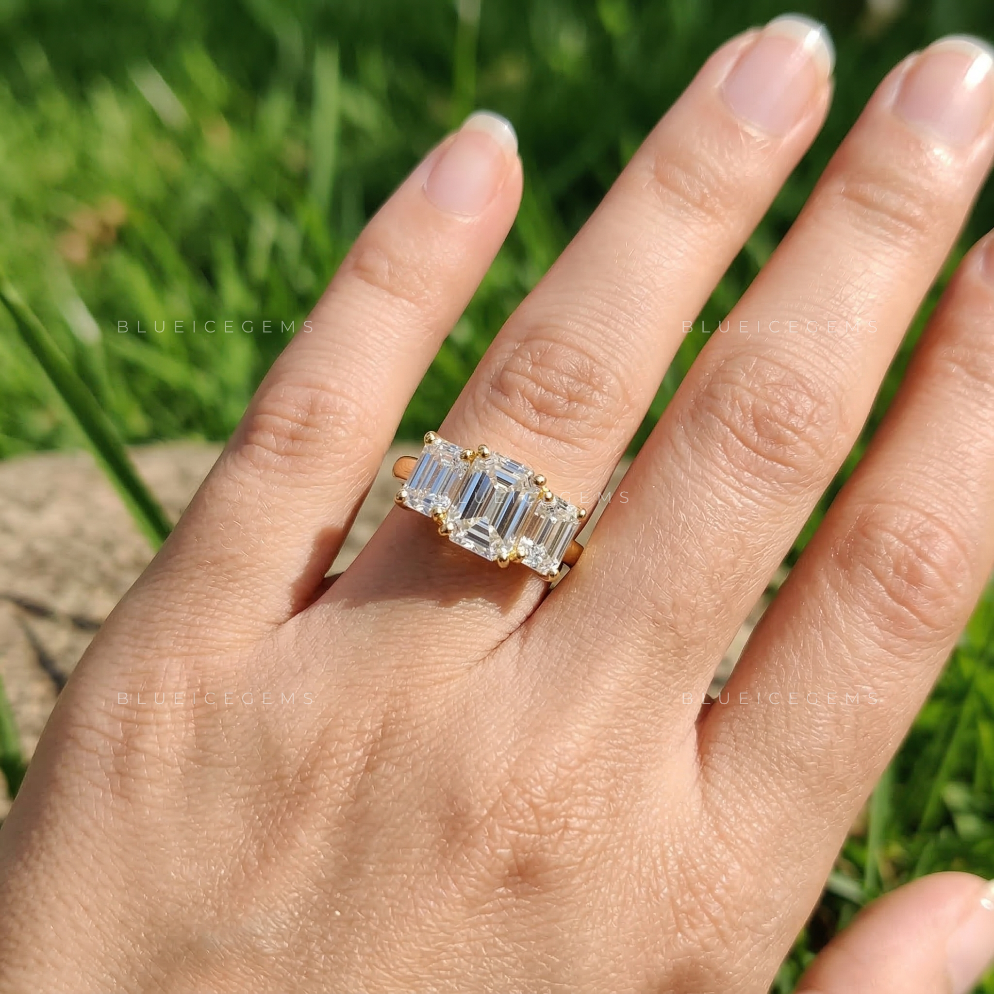 Triple Emerald Radiance Architectural Graduated Three Stone Ring
