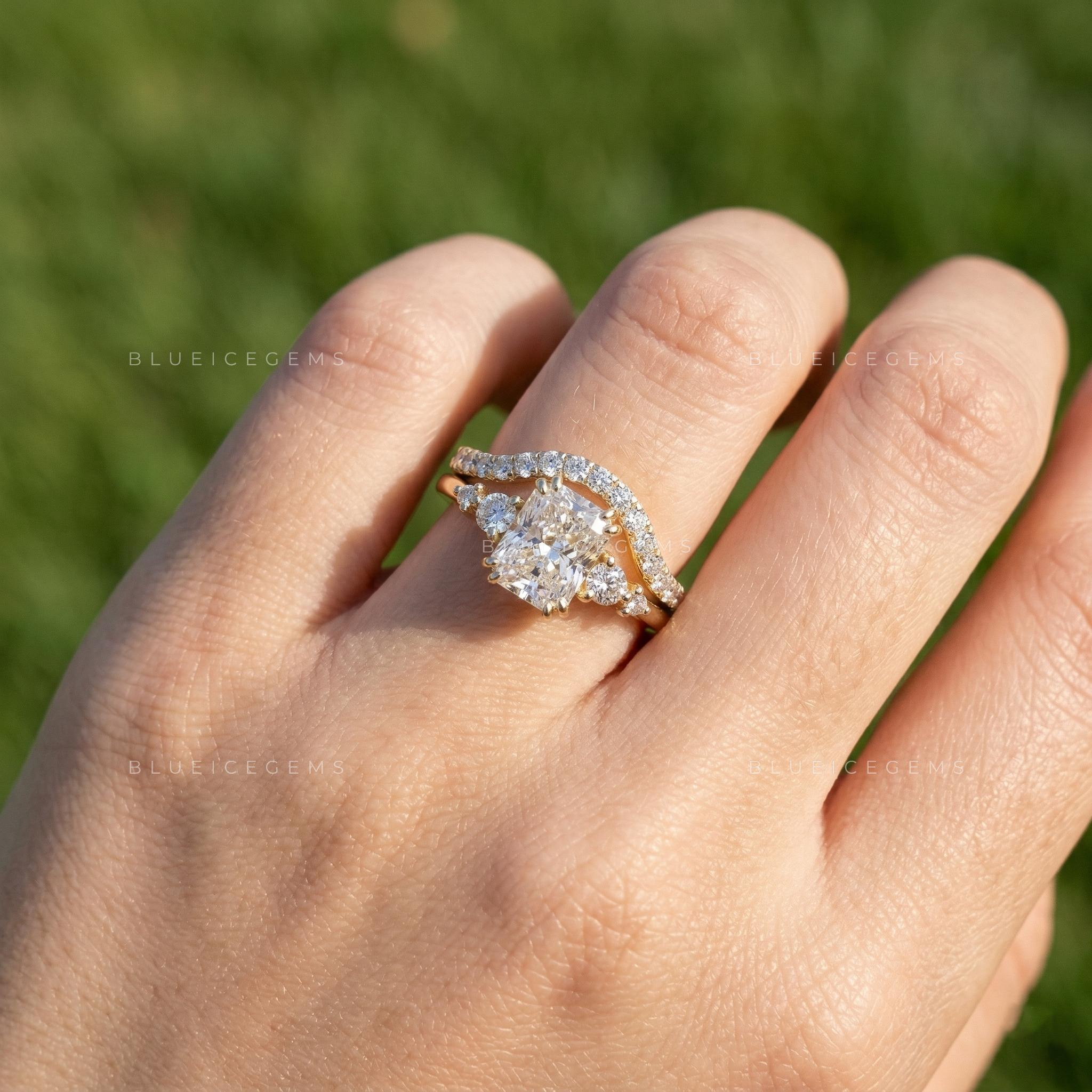 The "Radiant Aura" Bridal Set: Signature Curved Stackable Duo