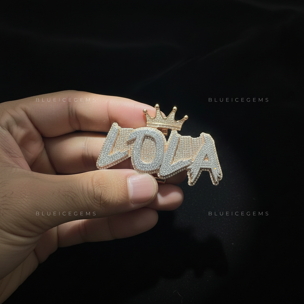 The "LOLA" Royal Signature: Crown-Topped Two-Tone Script Pendant
