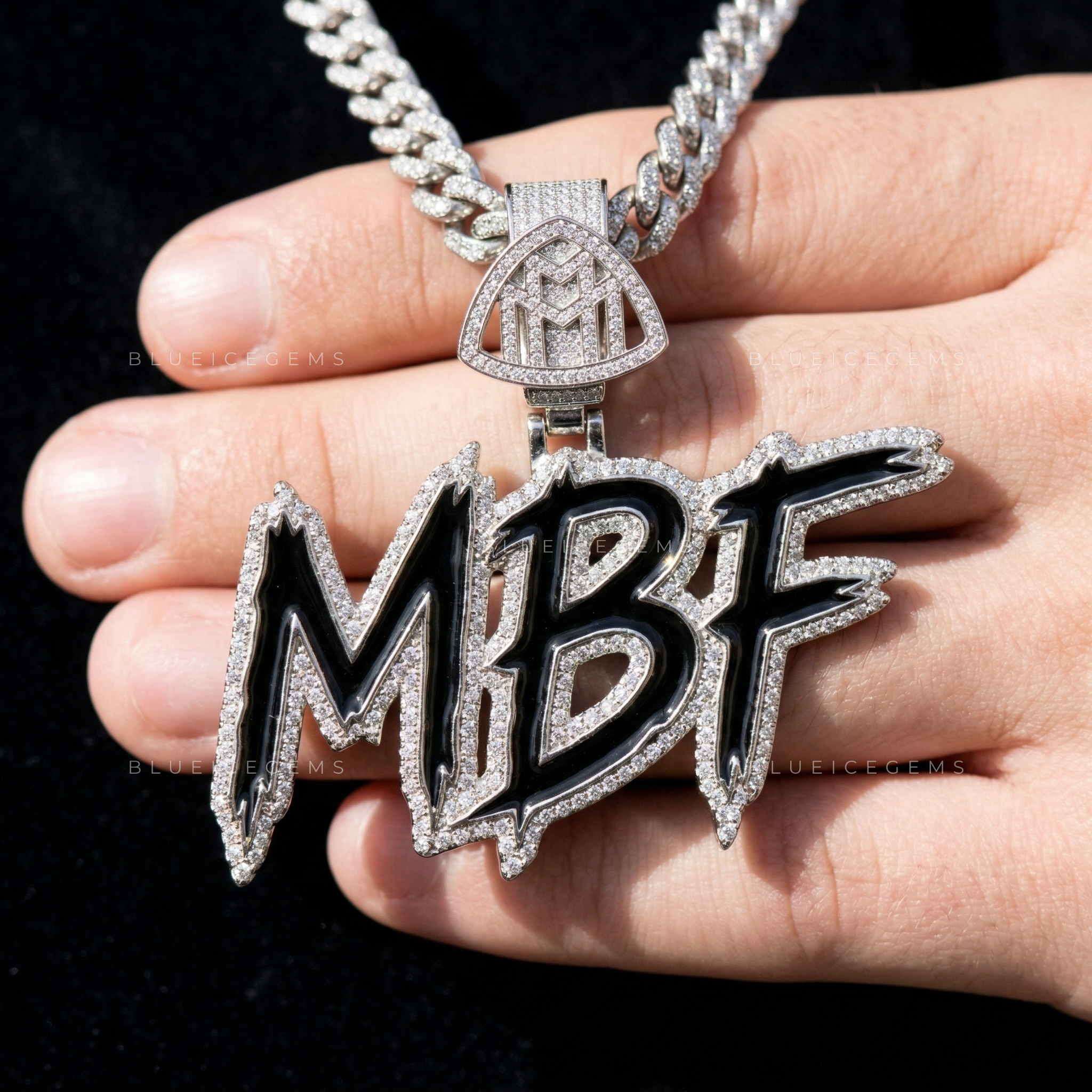 The "MBF" Luxury Performance: Shattered-Ice Script & Maybach Emblem Sovereign