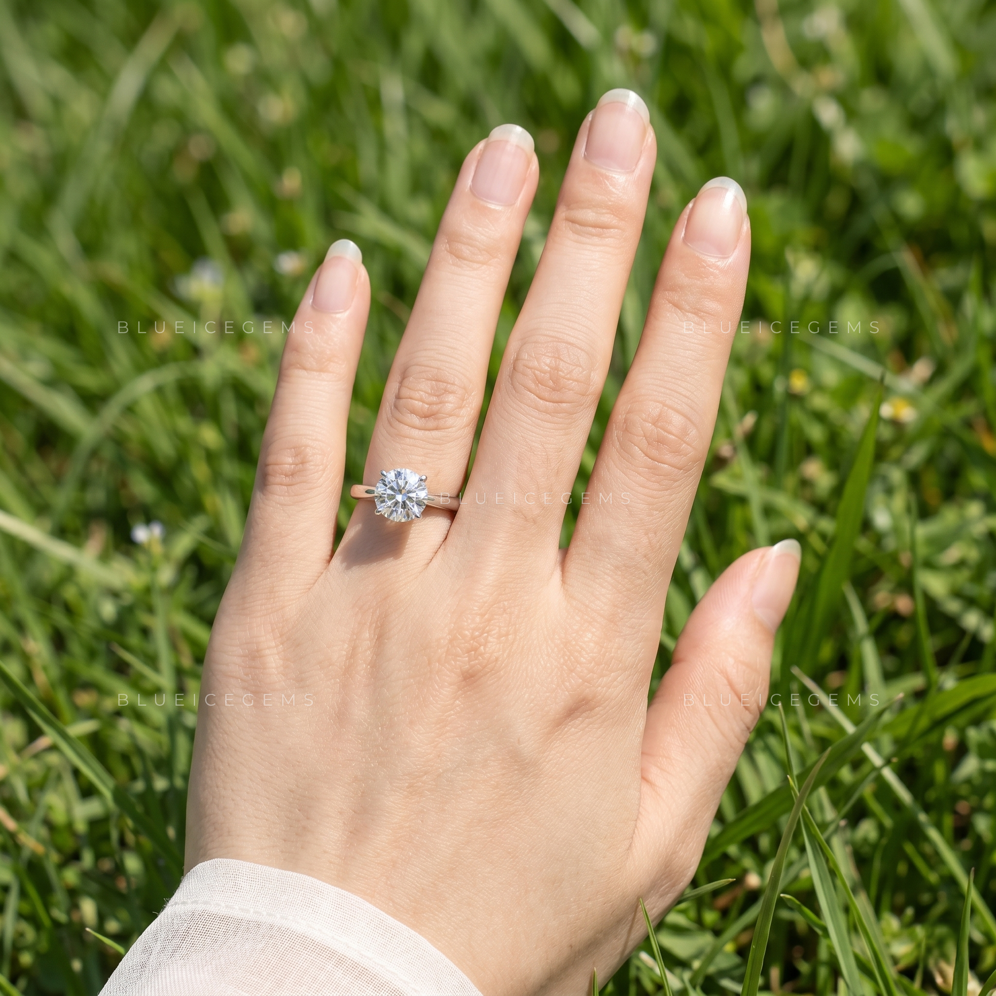 Dainty Splendor Brilliant Round Cut Adjustable Solitaire Ring