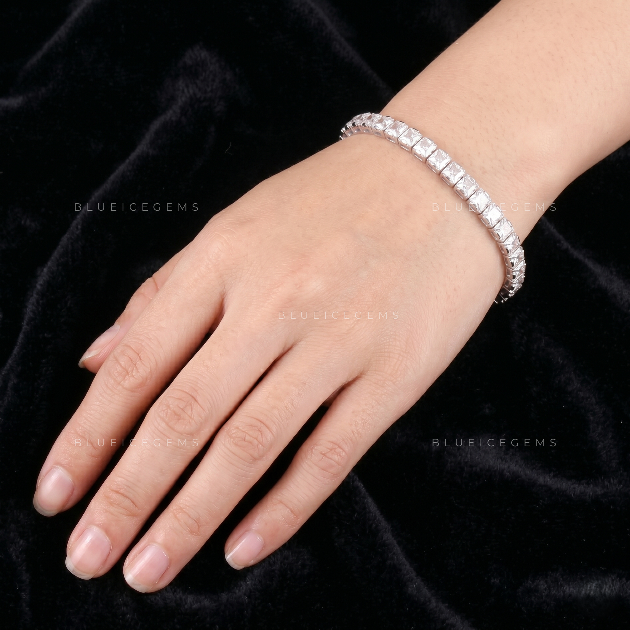 Modern Geometric Radiance 5mm Princess-Cut Masterpiece