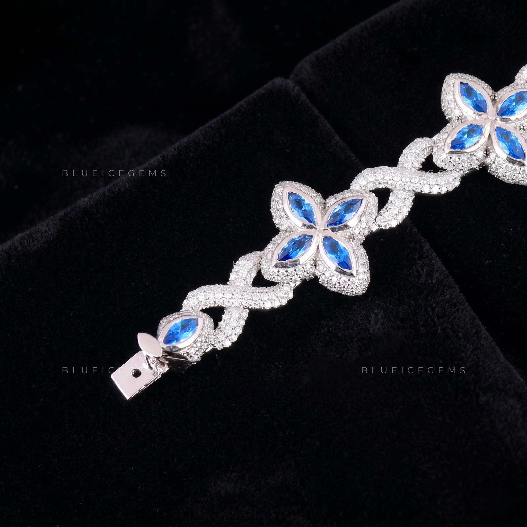 Eternal Fortune Iced Infinity Clover Masterpiece
