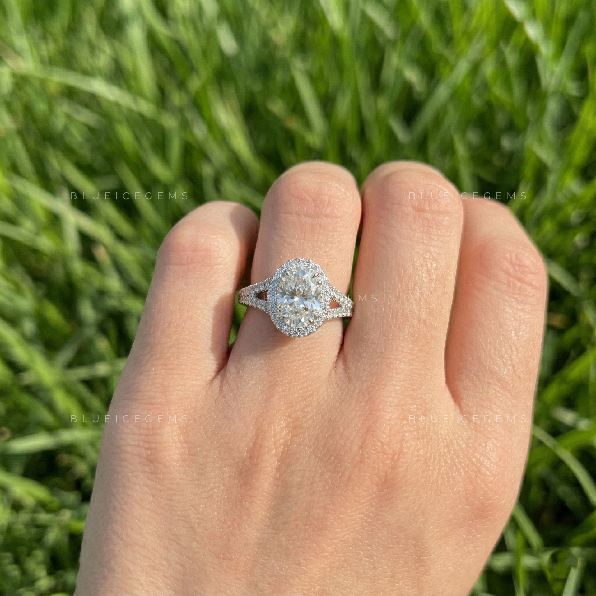 The "Ethereal Glow" Oval Halo: Split Shank Dream Ring
