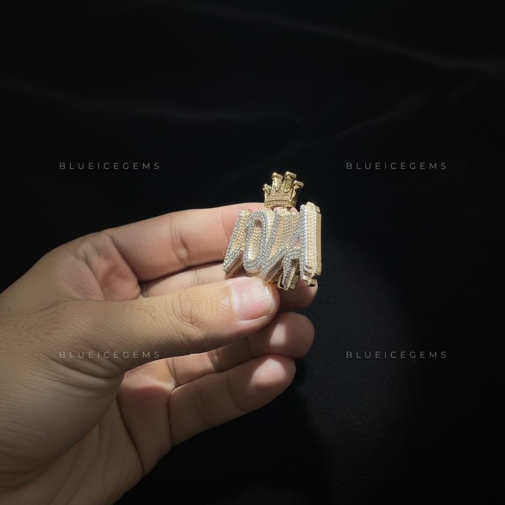 The "LOLA" Royal Signature: Crown-Topped Two-Tone Script Pendant