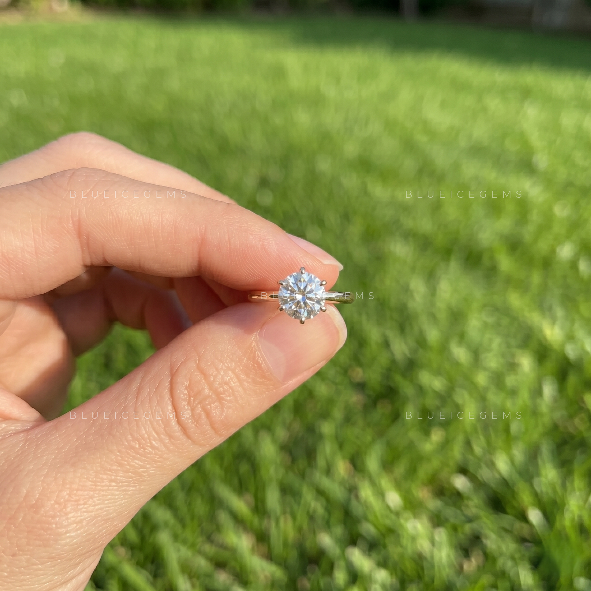 Aria Round Cut Classic Silhouette Engagement Ring