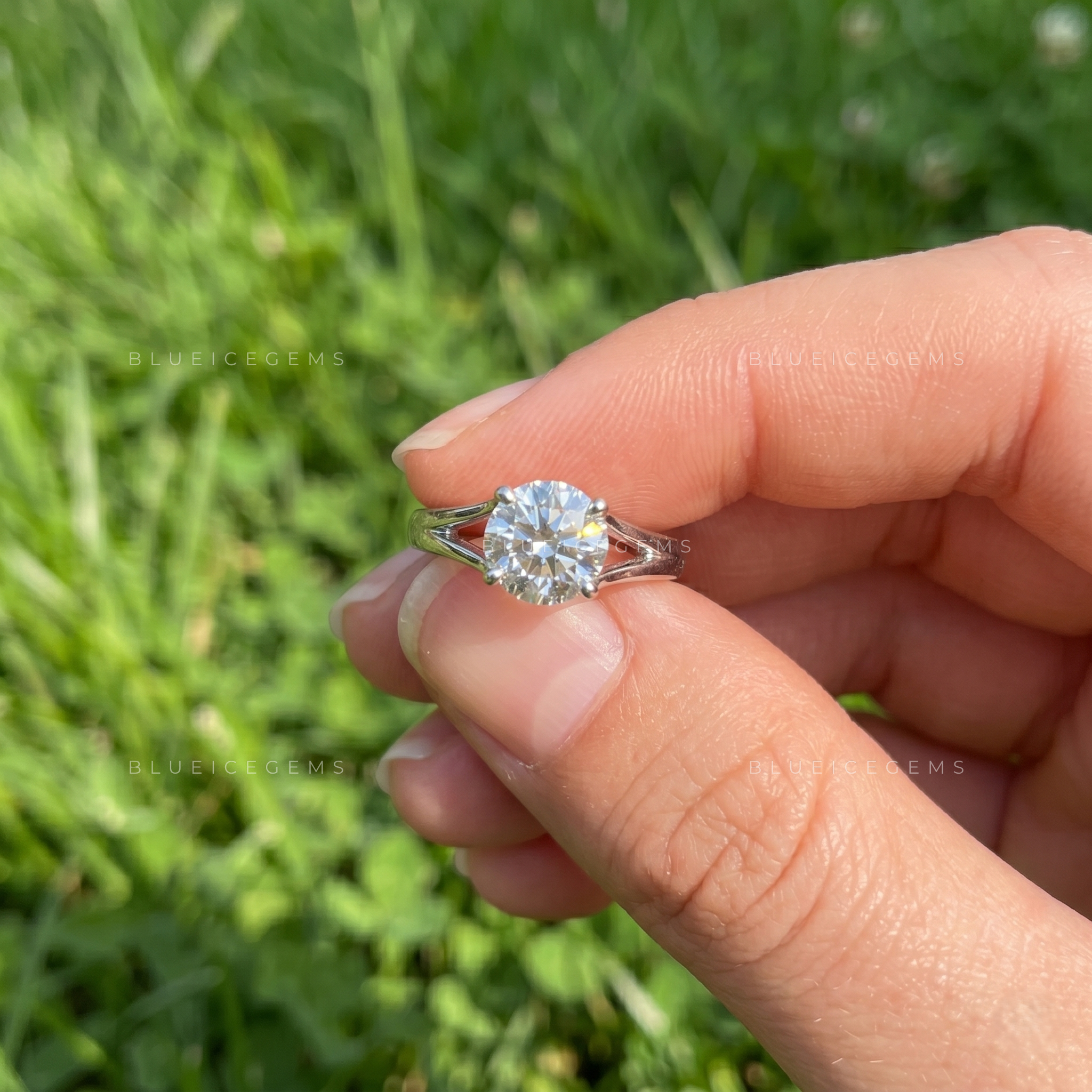 Classic Round Brilliant Cut Minimalist Statement Ring
