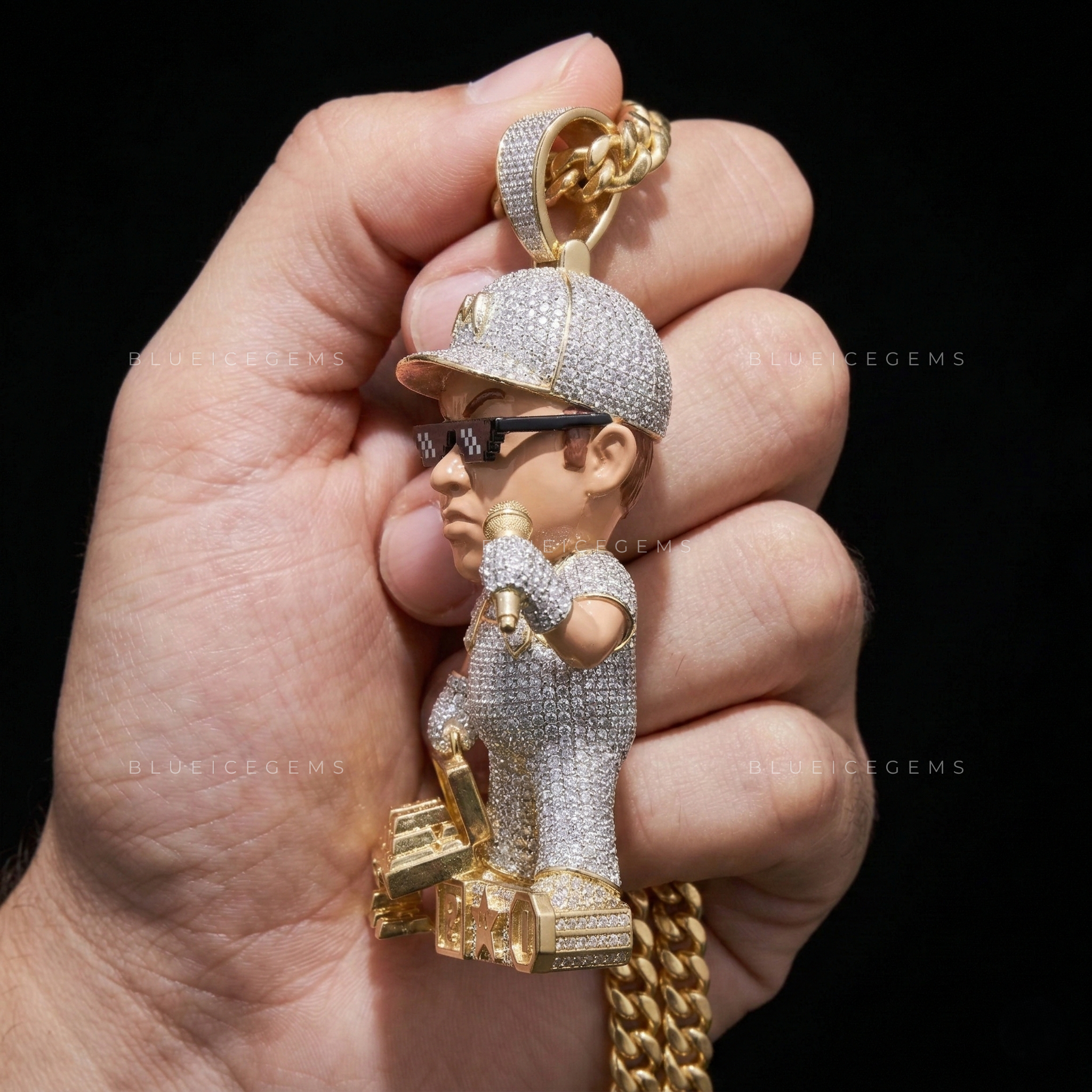 The "Boss Plumber" Figurine: 3D Game Legend & Gold-Bar Sovereign