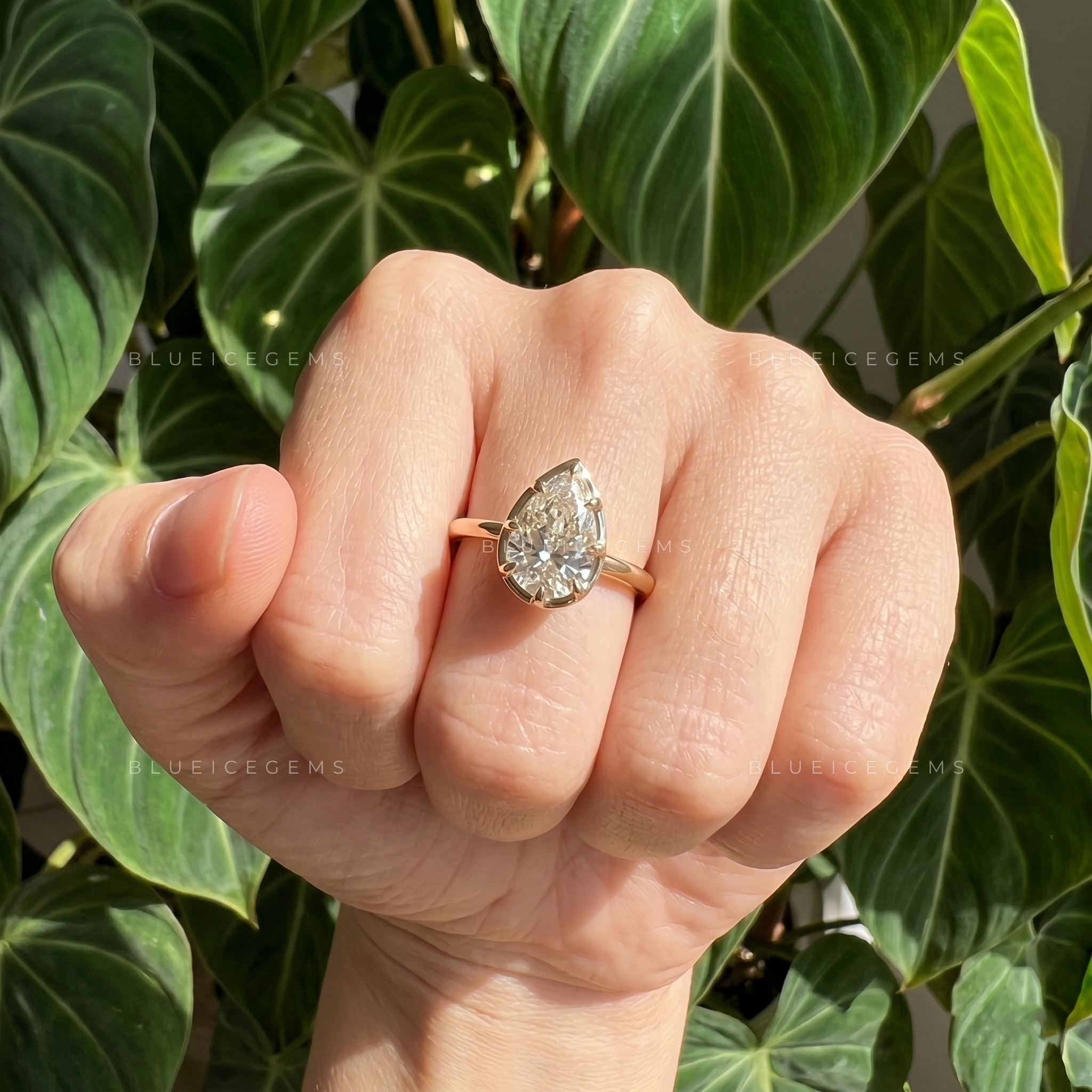 Modern Grace Pear Cut 8-Prong Bezel Solitaire Engagement Ring