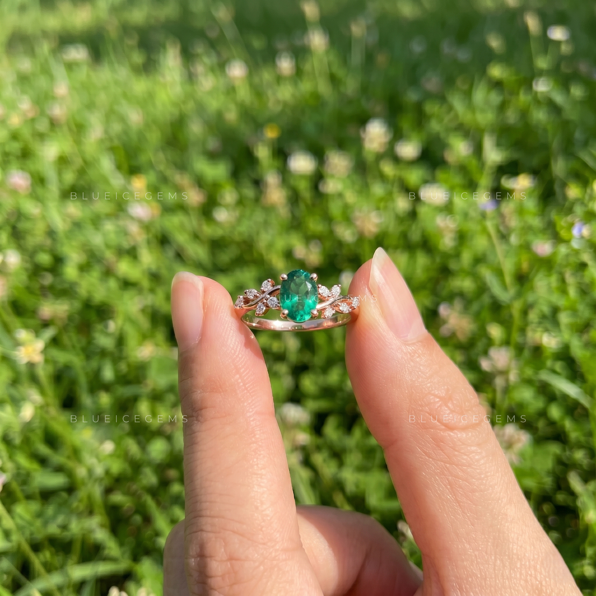 The "Botanical Bliss" Oval Emerald: A Whimsical Leaf-Twist Ring