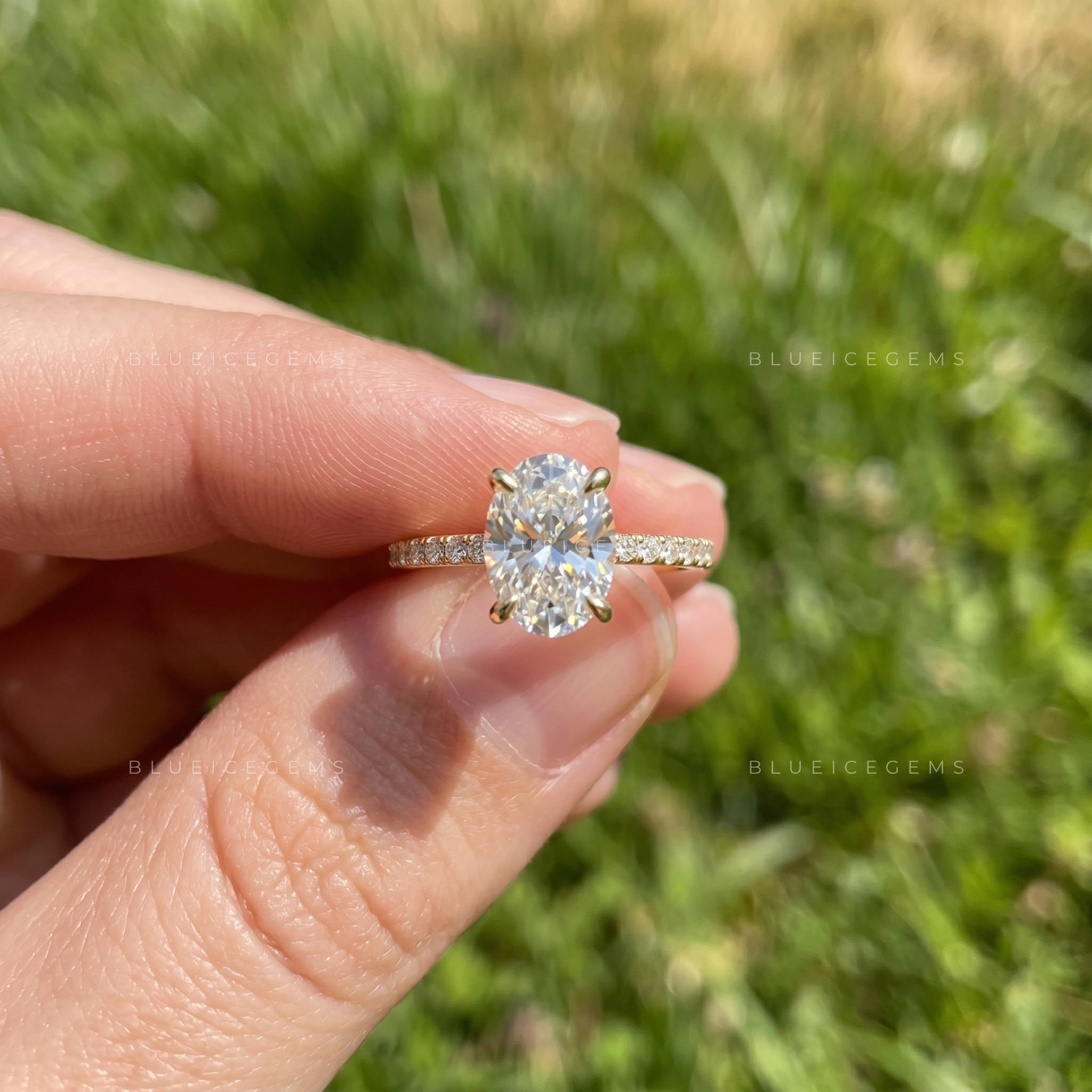 Velora Oval Cut Ultra-Classic Solitaire Ring