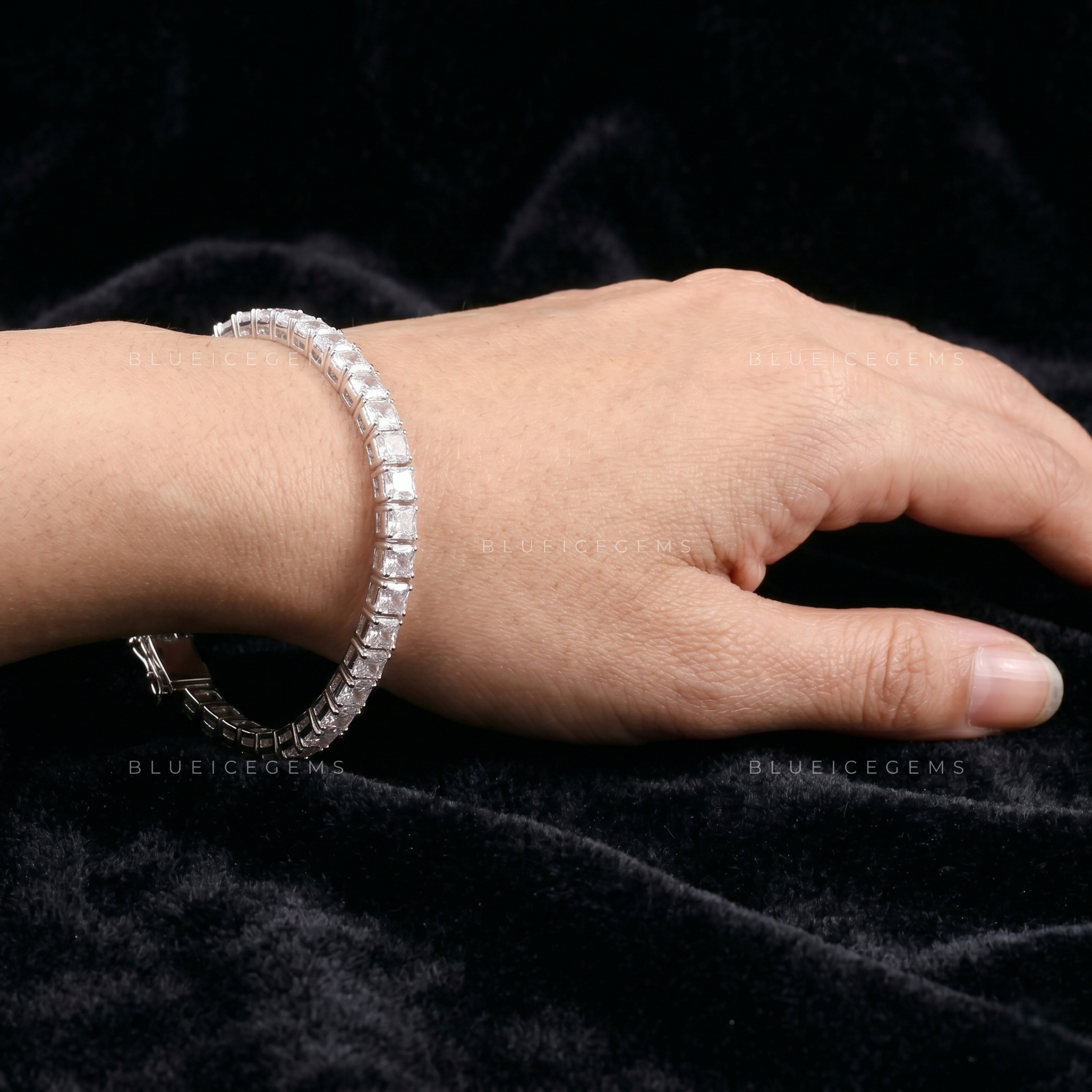 Modern Geometric Radiance 5mm Princess-Cut Masterpiece