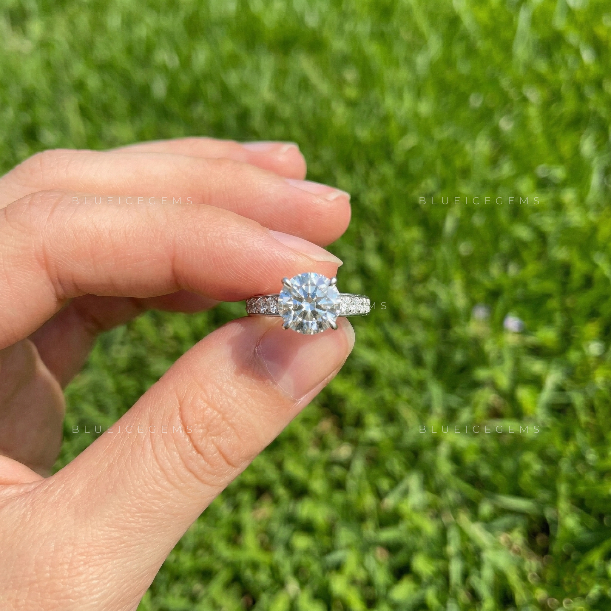 Celestial Radiance Round Brilliant Pavé Engagement Ring