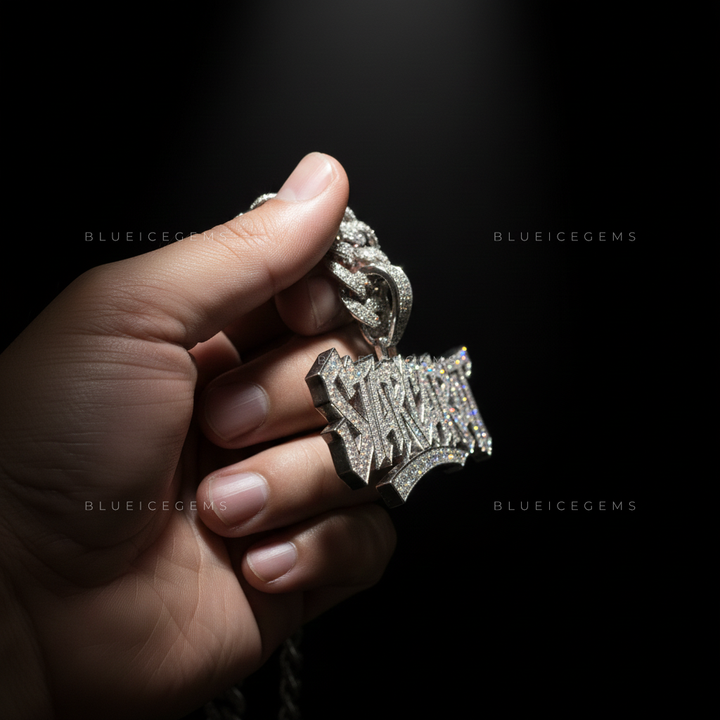 The "STARCARAT" Urban Monument: Jagged Graffiti Script & Curved Arch Pendant