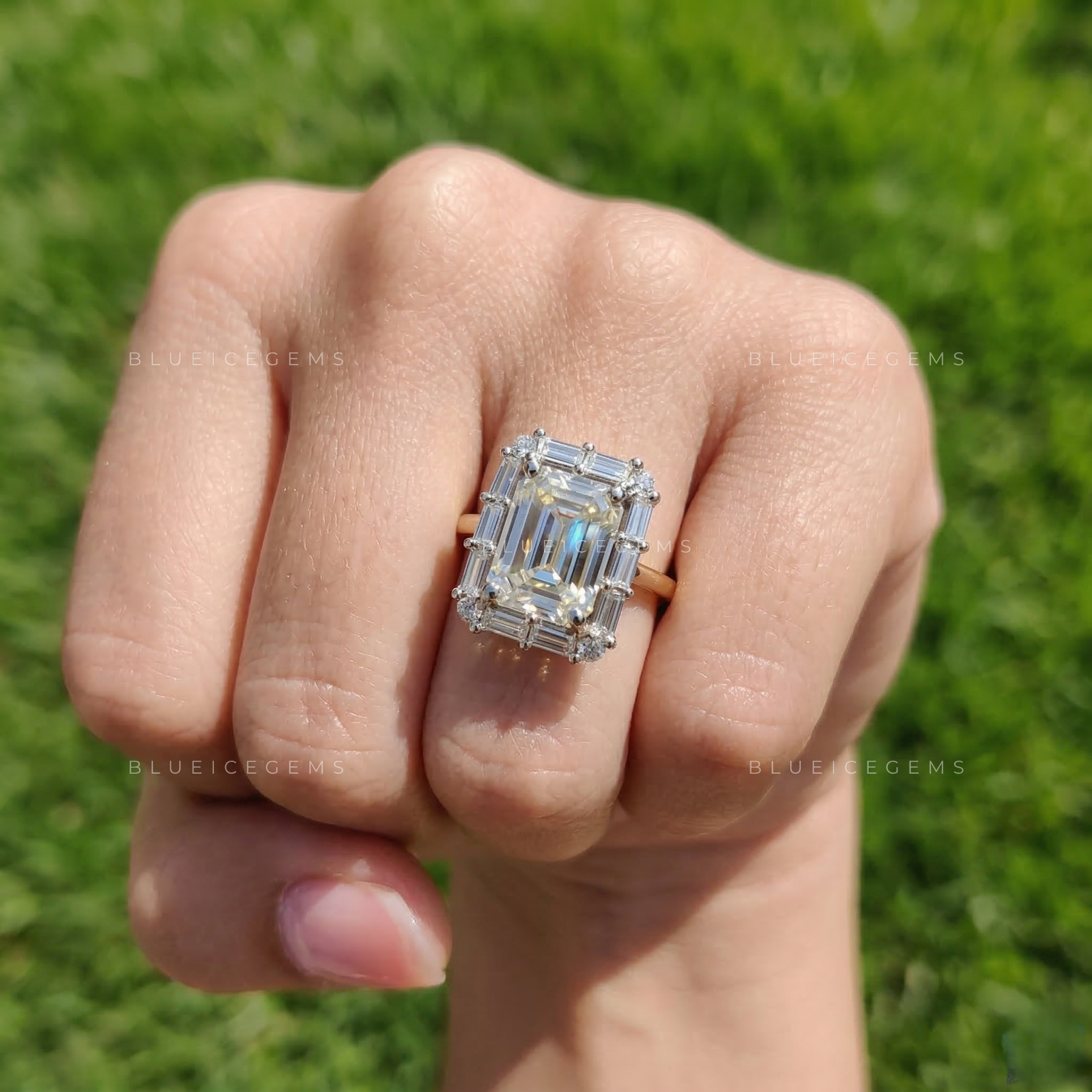 Luxurious Emerald Cut Deco-Inspired Trio Ring