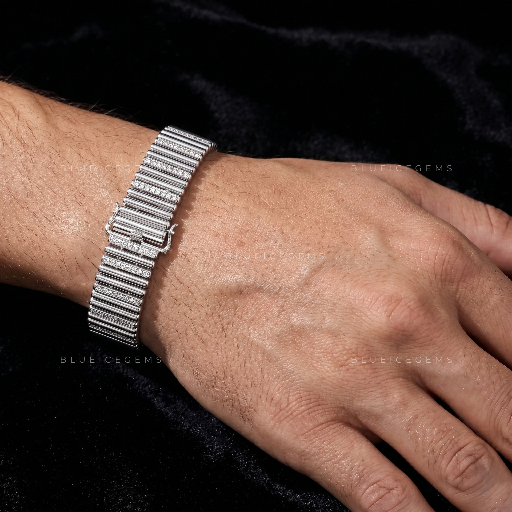 Geometric Sculpted Square-Link Minimalist Luxe Bracelet