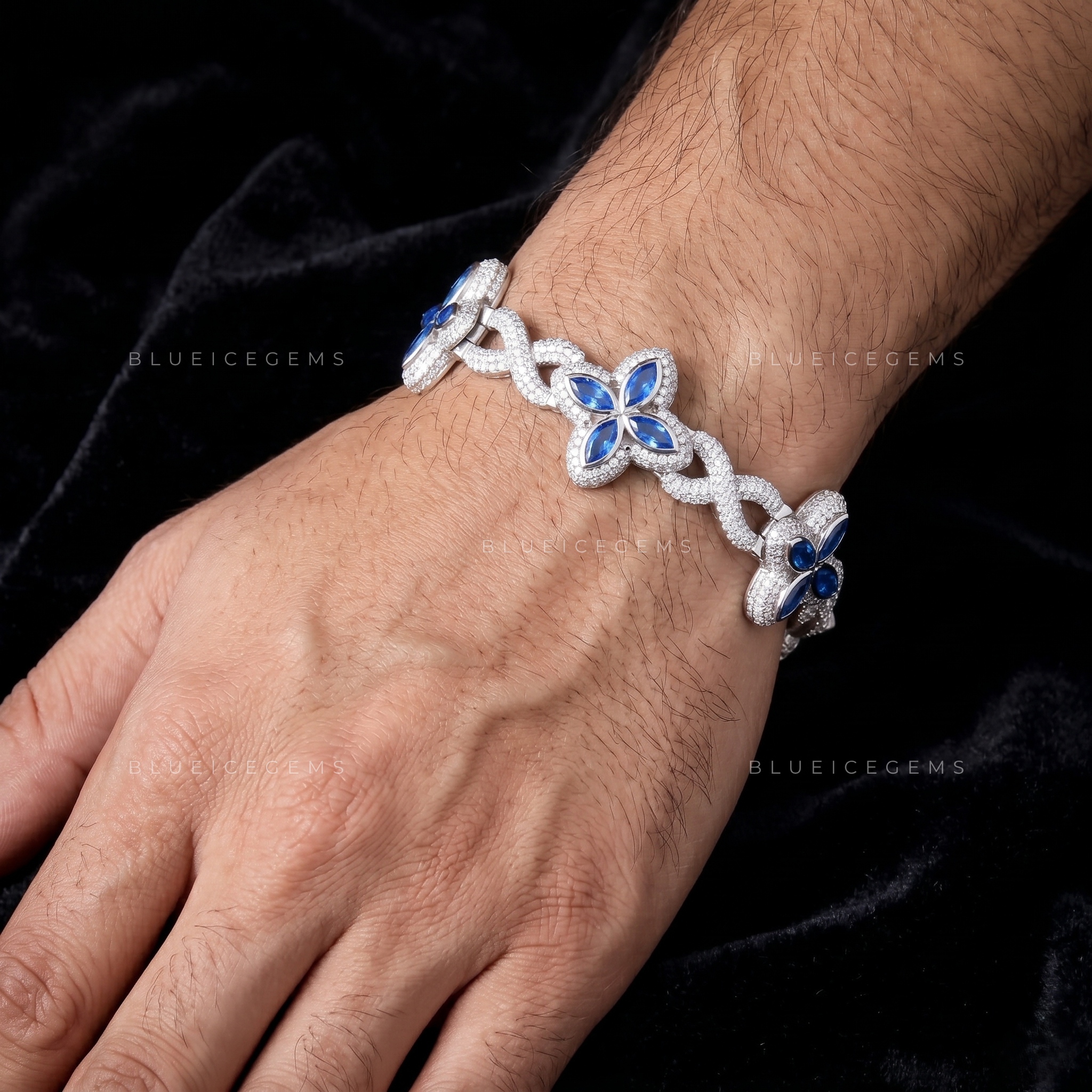 Eternal Fortune Iced Infinity Clover Masterpiece