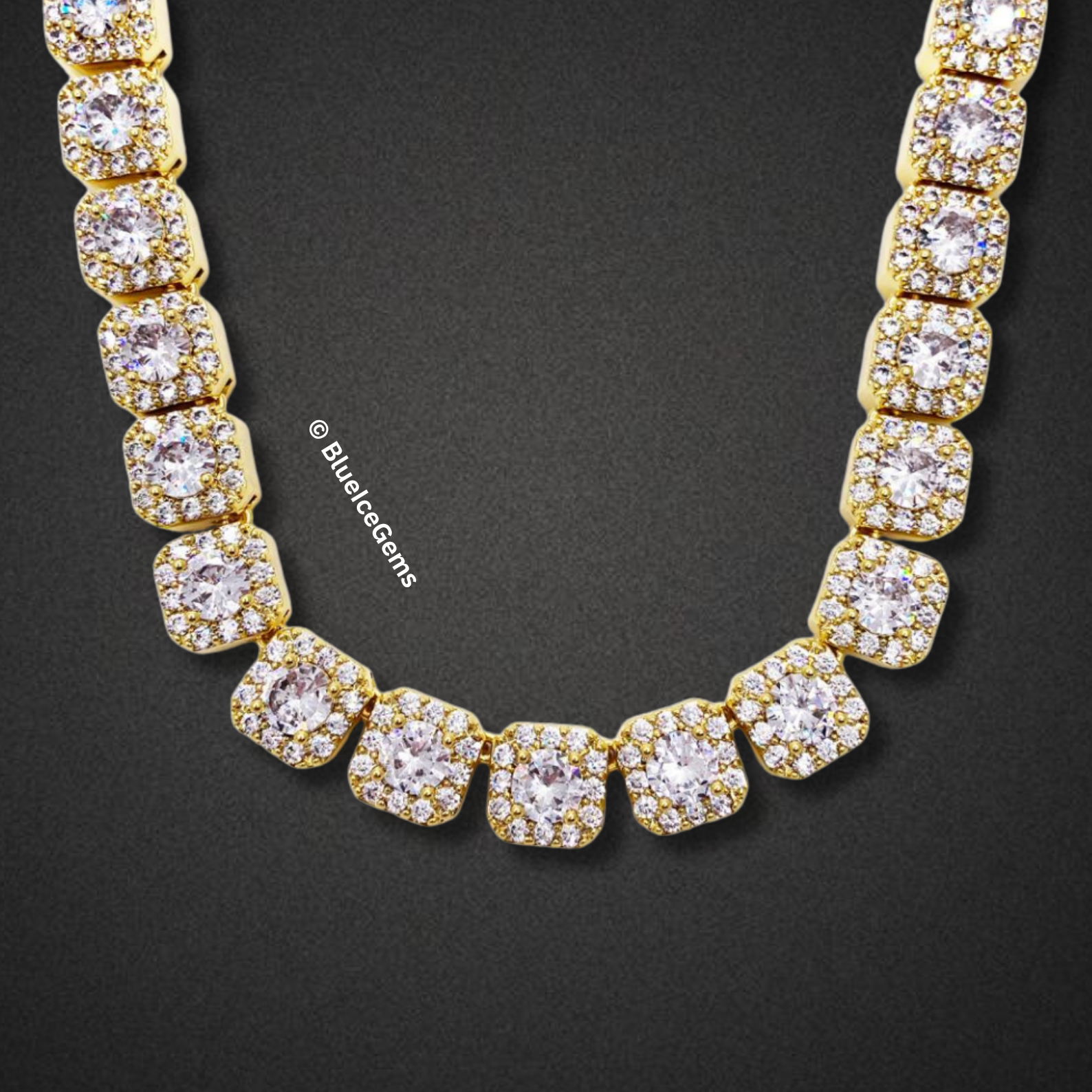 The "Halo Square" Diamond Link Chain