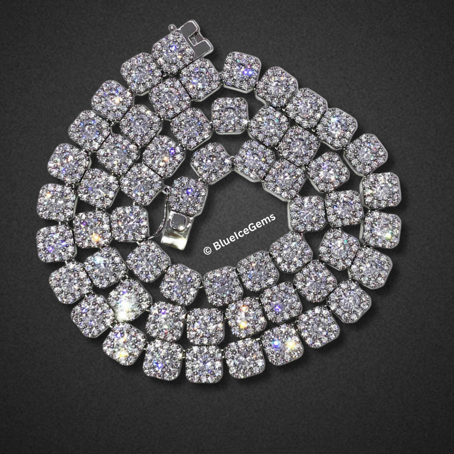 The "Halo Square" Diamond Link Chain