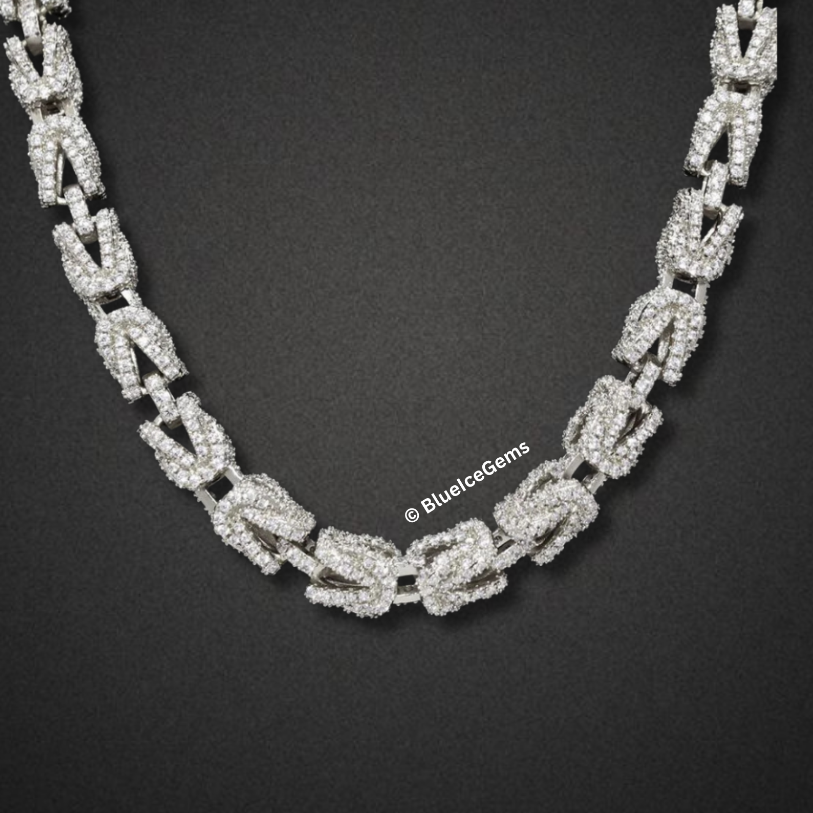 The "Byzantine King" Diamond Chain
