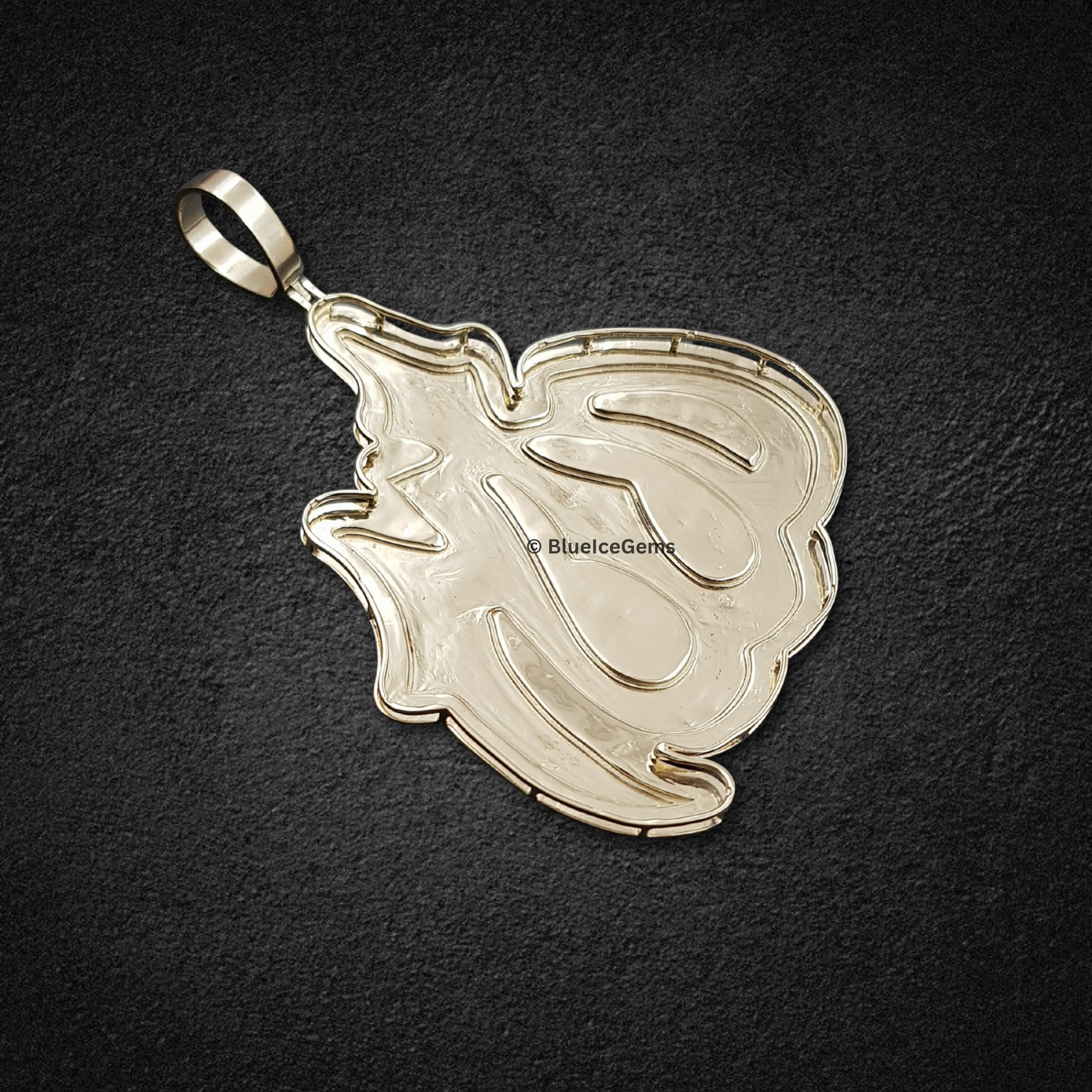 The "Divine Calligraphy" Gold Pendant