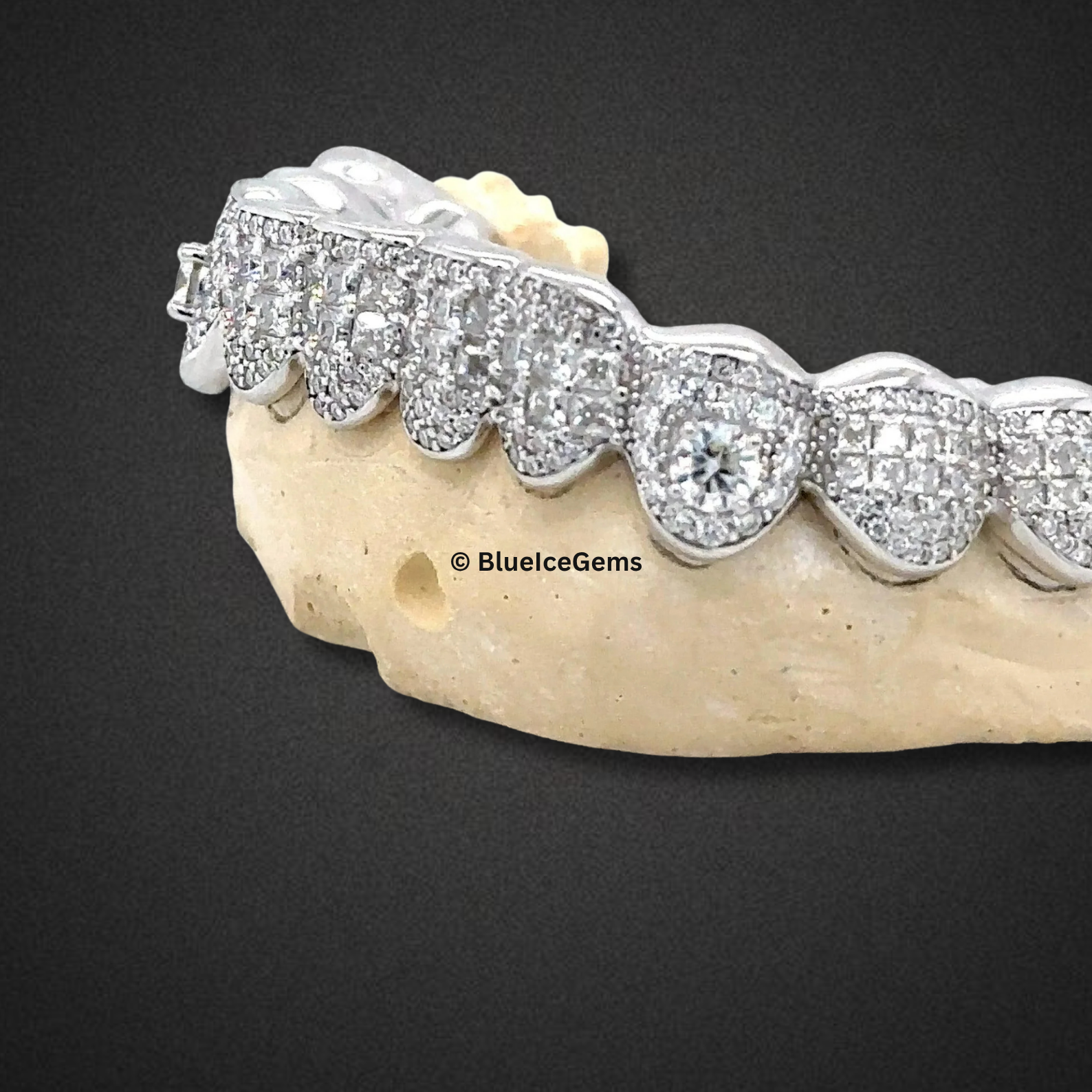 Halo Fringe Pavé Grillz