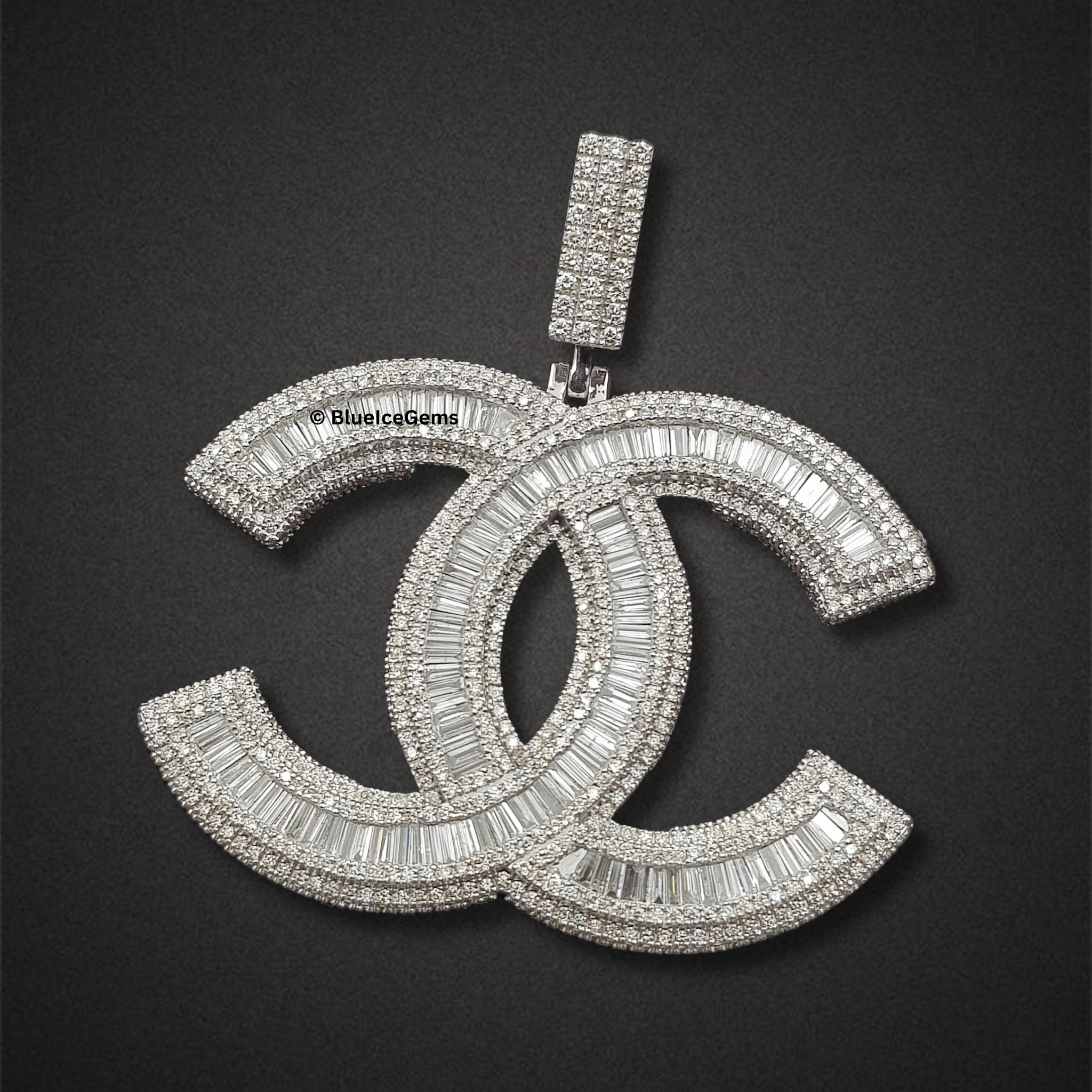 The "Interlocking Brilliance" Diamond Cuban Chain with Pendant